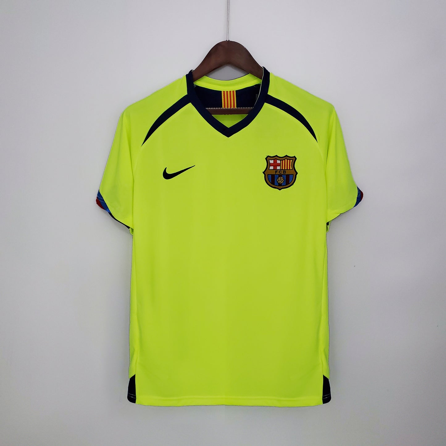 05/06 Retro Away Jersey Barcelona